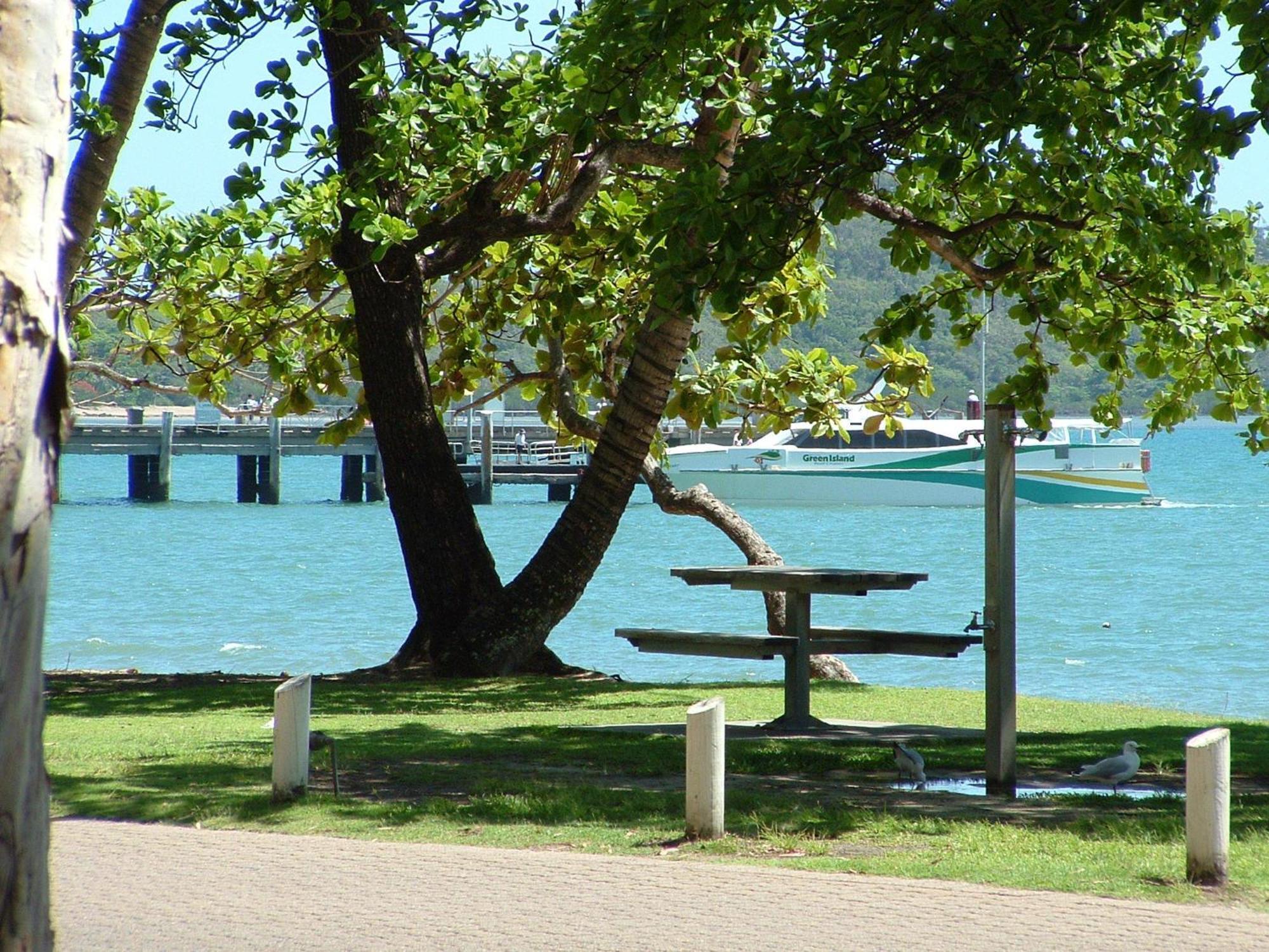 Marlin Waters Beachfront Apartments Palm Cove Esterno foto