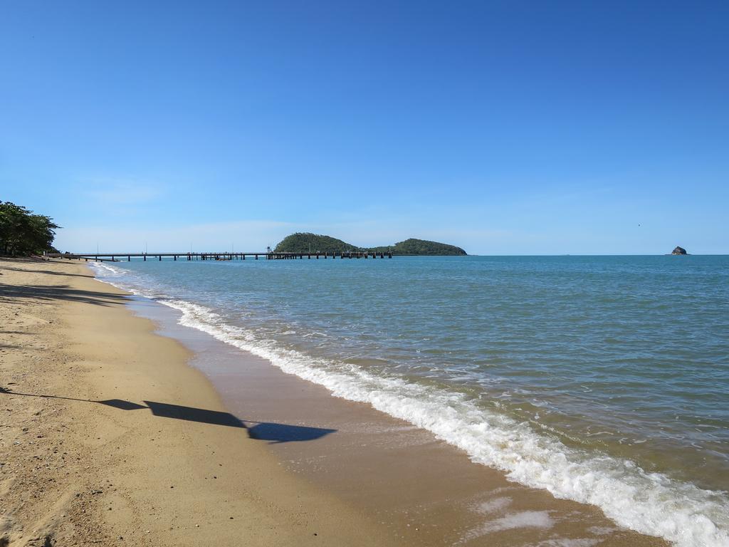 Marlin Waters Beachfront Apartments Palm Cove Esterno foto