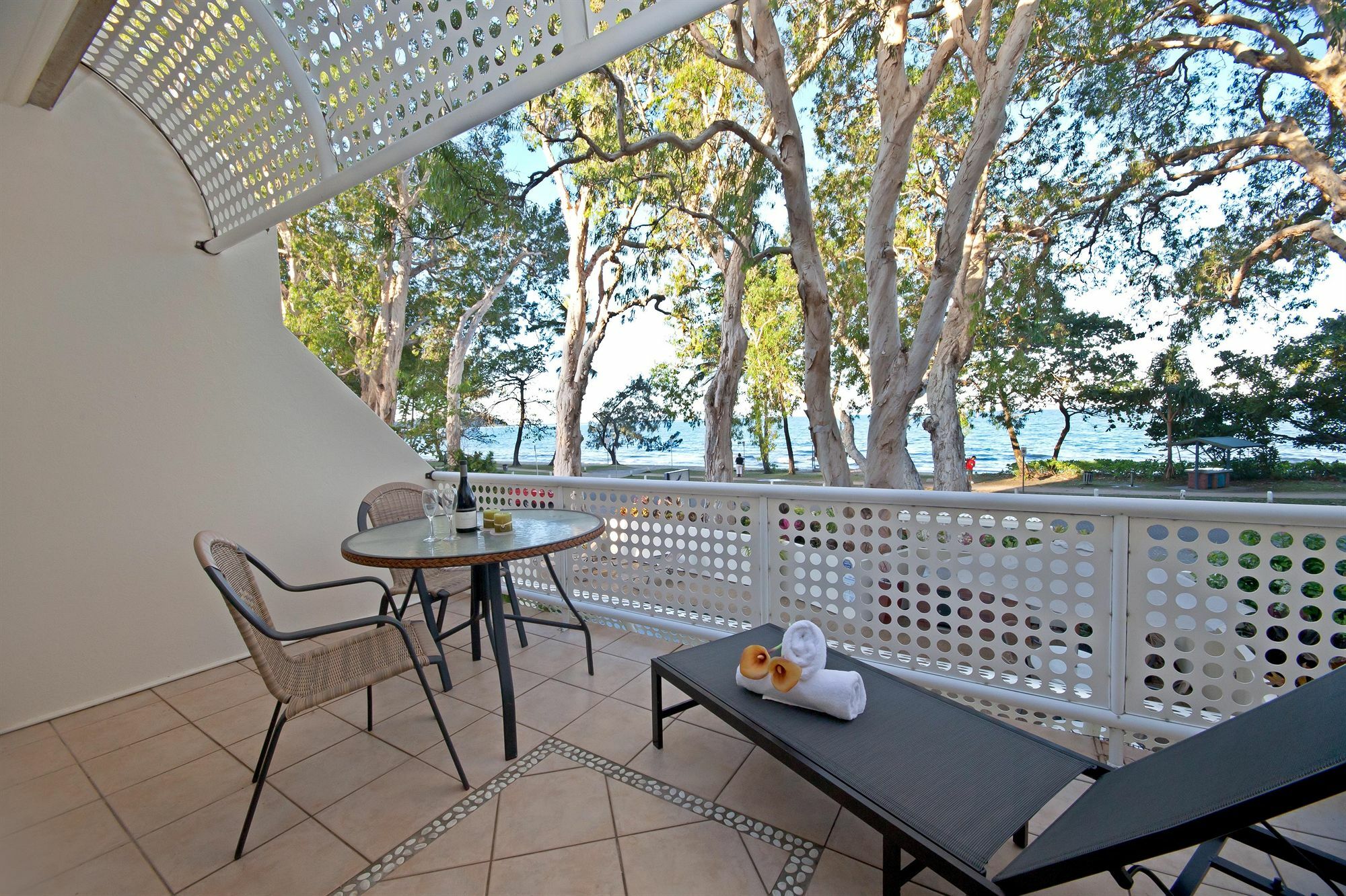 Marlin Waters Beachfront Apartments Palm Cove Esterno foto