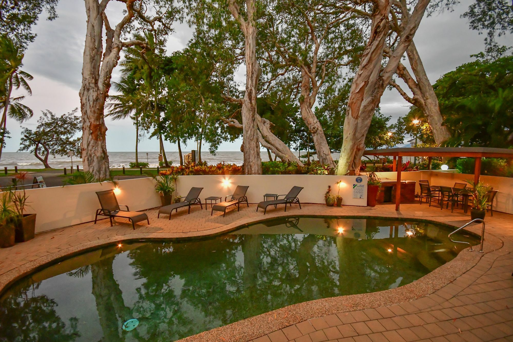 Marlin Waters Beachfront Apartments Palm Cove Esterno foto